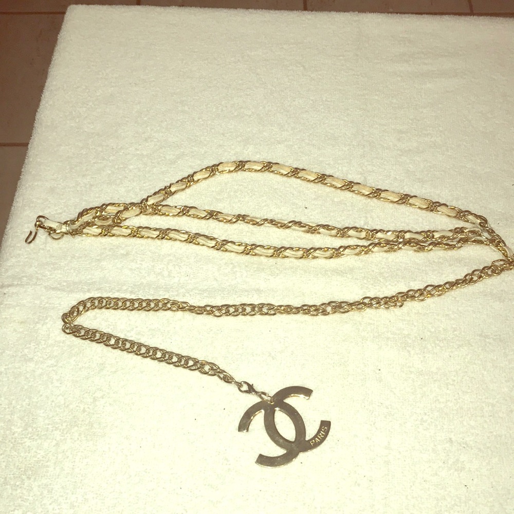 Beautiful White Leather Gold Chain Belt 37" long.